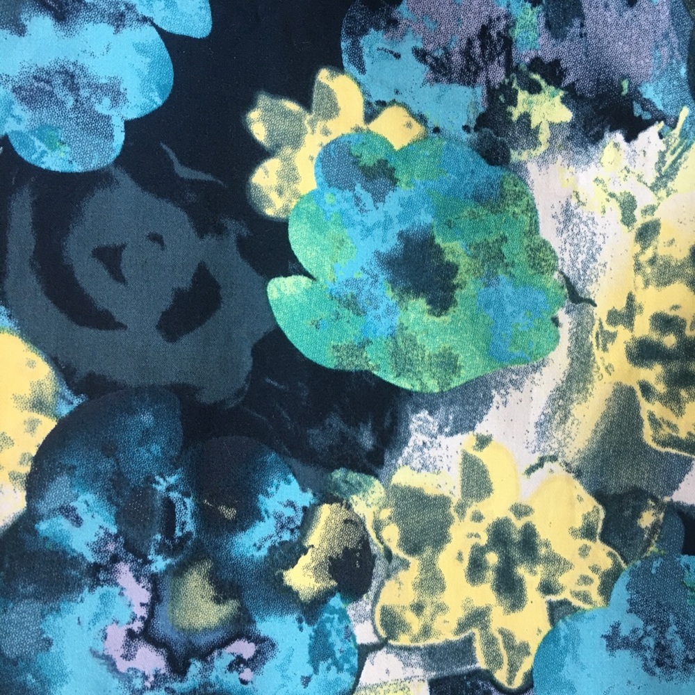 ANN TAYLOR watercolor floral pencil skirt - Picture 2 of 3